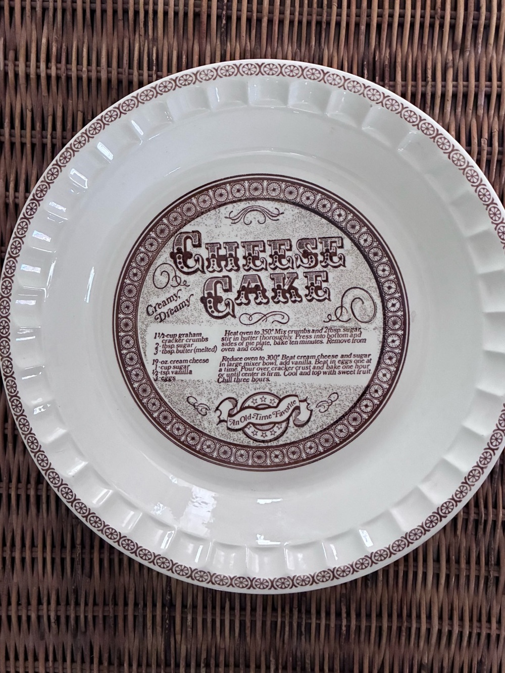 Vintage Royal China Country Harvest Cheese Cake Ceramic Pie Baker